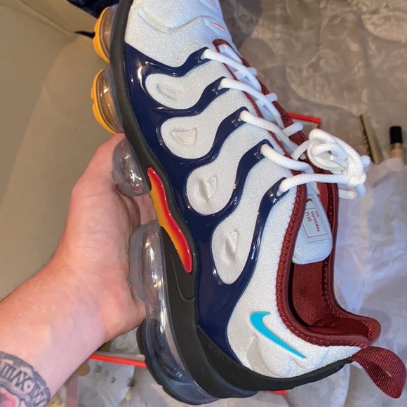 Men vapormaxes size 10.5 - Picture 1 of 6